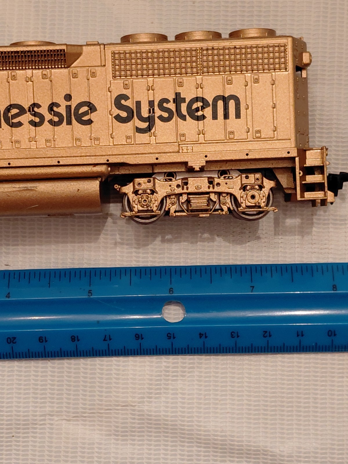 HO Athearn 89761 Chessie B&O GP40-2 GM50 Gold DC Missing Rails Horn Numbers