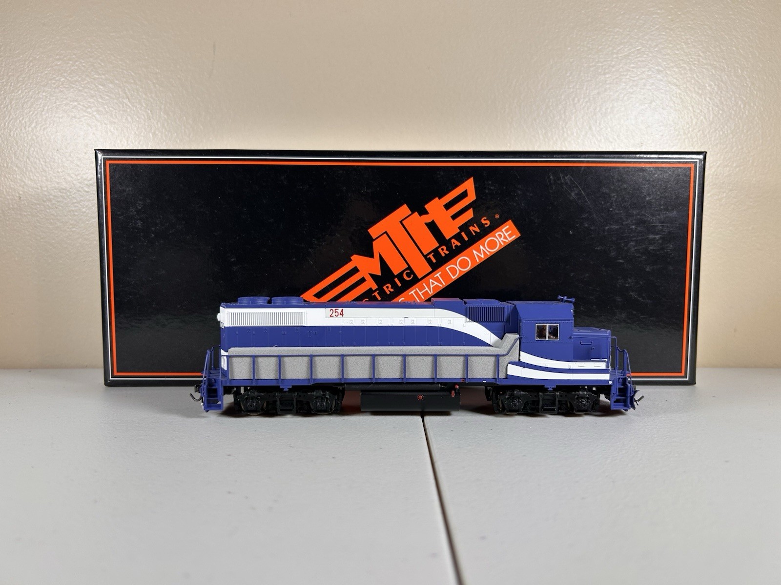 HO MTH DCC Sound Long Island GP38-2 #254