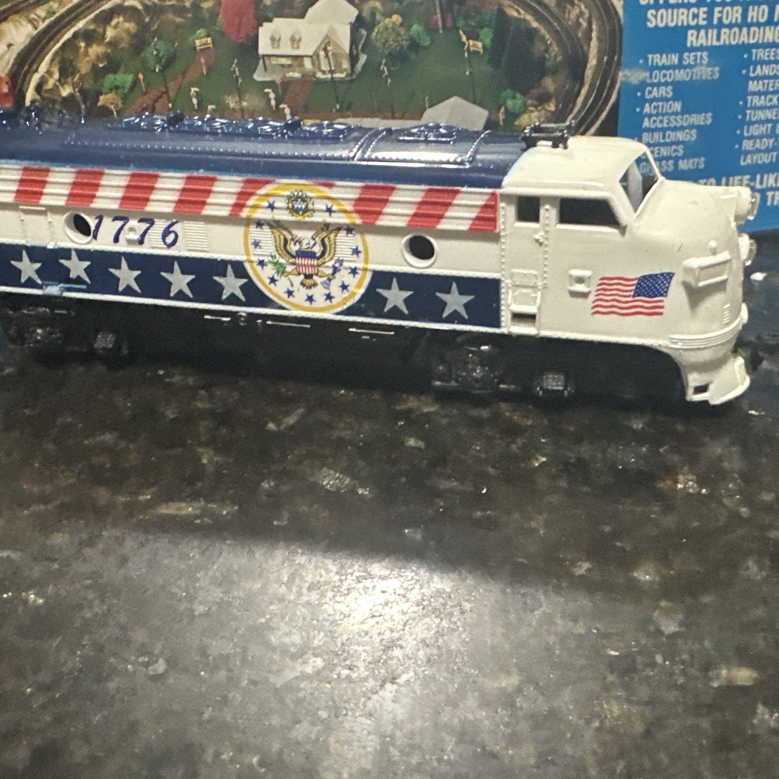 Life-Like HO EMD F7 Diesel Locomotive U.S. Bicentennial 1776 MPN 08281