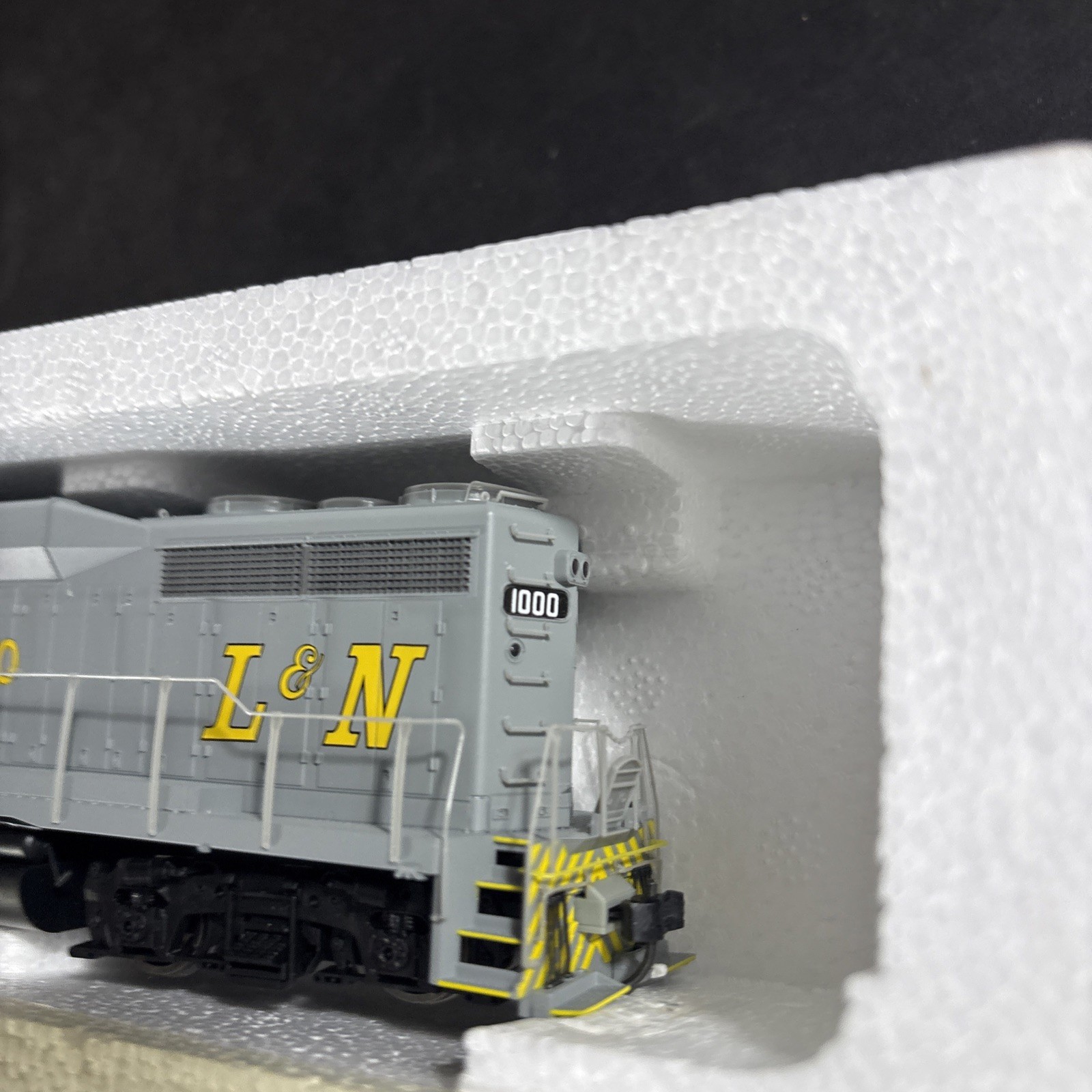 PROTO 2000 HO SCALE LOCOMOTIVE GP30 ASSEMBLED WORKING LN 21525 L&N 1000 DCC