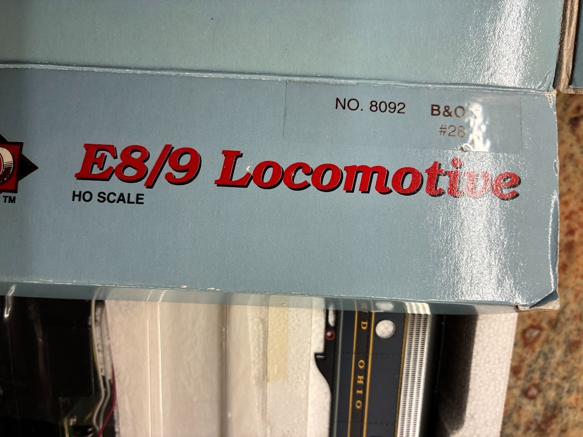 2 Proto 2000 B&O E8/9 no 28 & 26 Locomotive EMD E8 8092 & 8087 Open Box New #99
