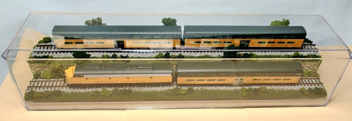 N SCALE 16″ 2-LEVEL TRACK-SUMMER SCENE-DISPLAY CASE -FOR ANY N TRAIN