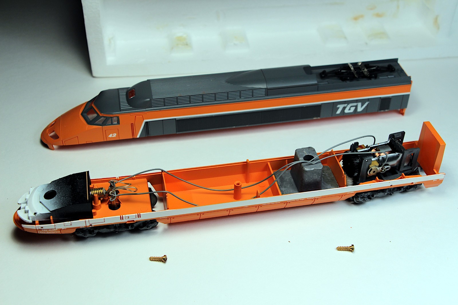 Jouef TGV 23084 Train Grande Vitesse HO Scale Electric Train 8800 Engine in Box