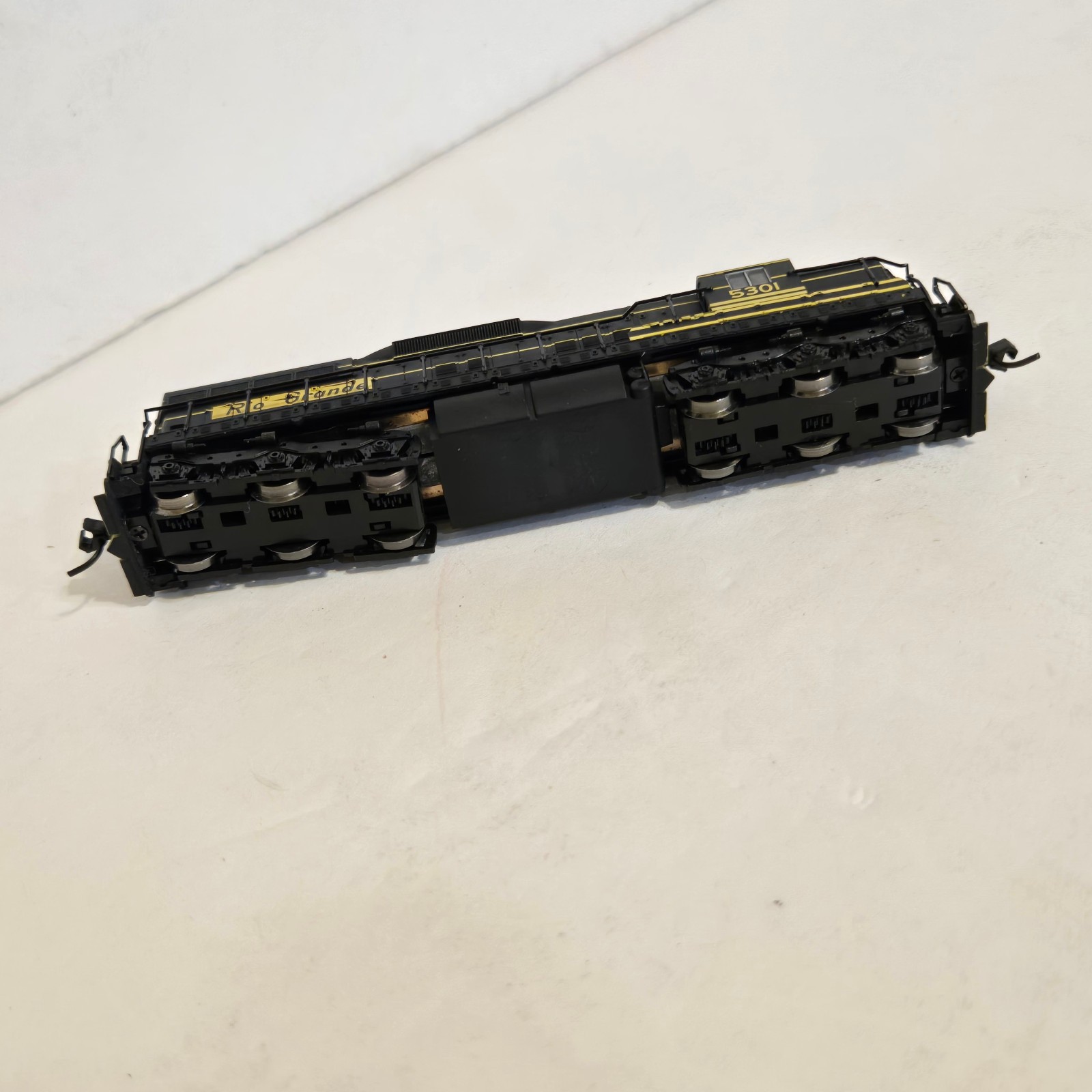 Atlas 53611 N Scale Rio Grande EMD SD-7 Loco. Runs