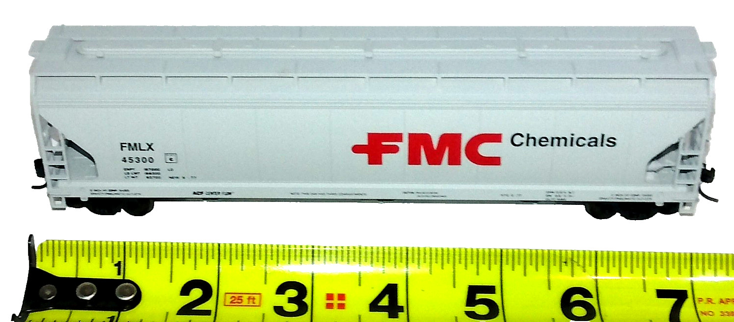 Accurail HO Scale FMC Chemicals ACF 3-Bay Covered Hopper Car