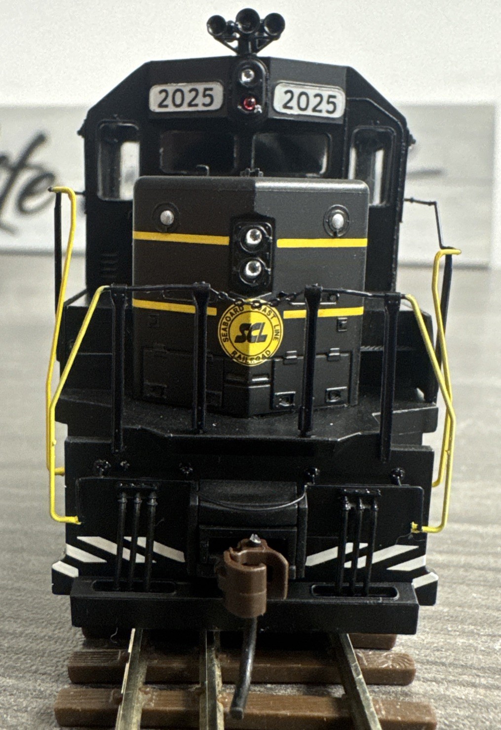 Athearn HO #95447 Seaboard Coast Line SD45 Diesel Loco #2025 – DCC Ready & LNIB!