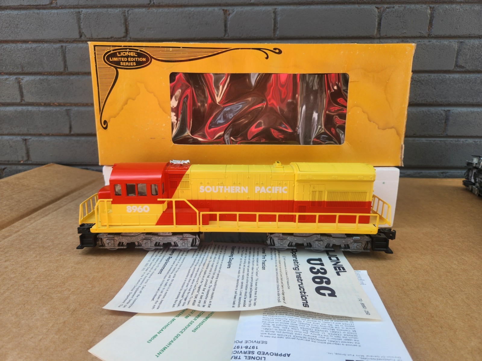 Lionel 8960 SP Southern Pacific Powered U36C Diesel Switcher Locomotive w/ Box