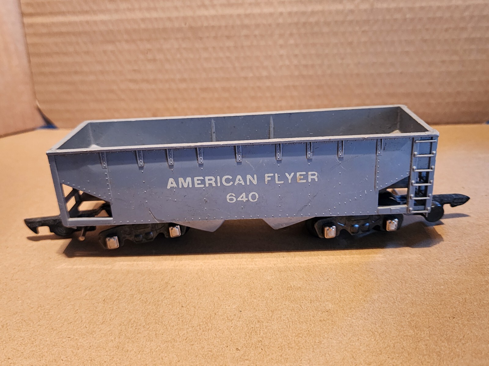 AMERICAN FLYER IC 630 Reefer Boxcar and Grey 640 Hopper-Very Good Condition jw