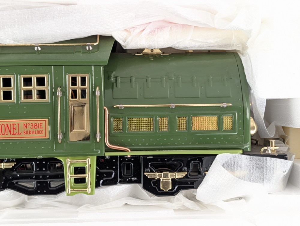 381e standard gauge electric locomotive two-tone green contemporary version item
