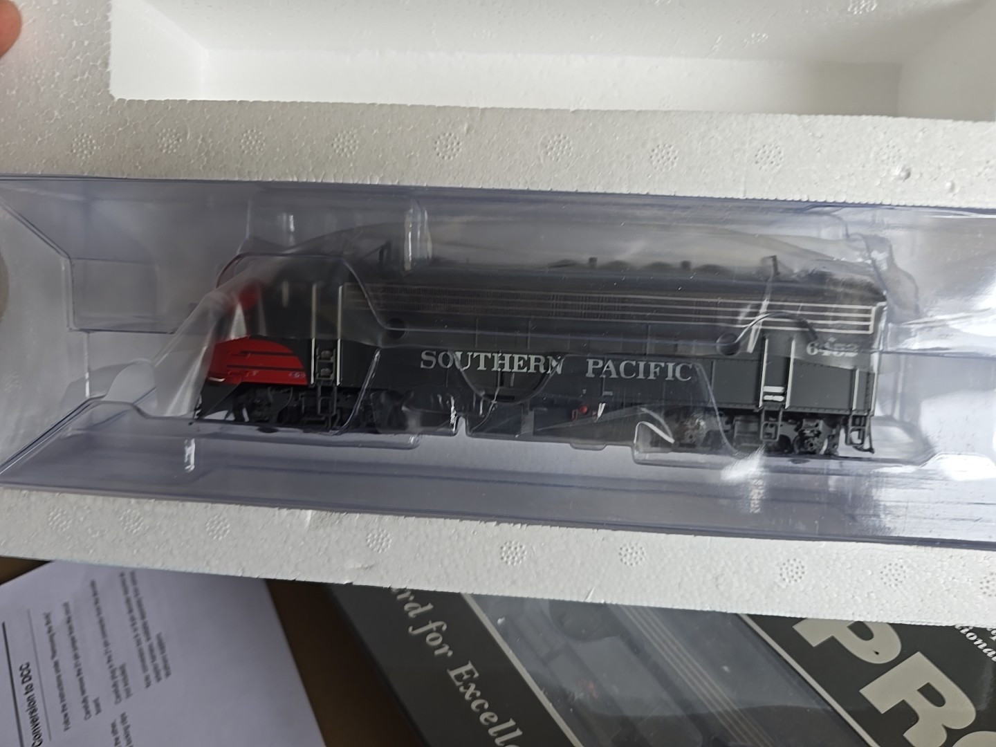 42559 Walthers HO EMD FP7 & F7B – LokSound 5 Sound & DCC Southern Pacific