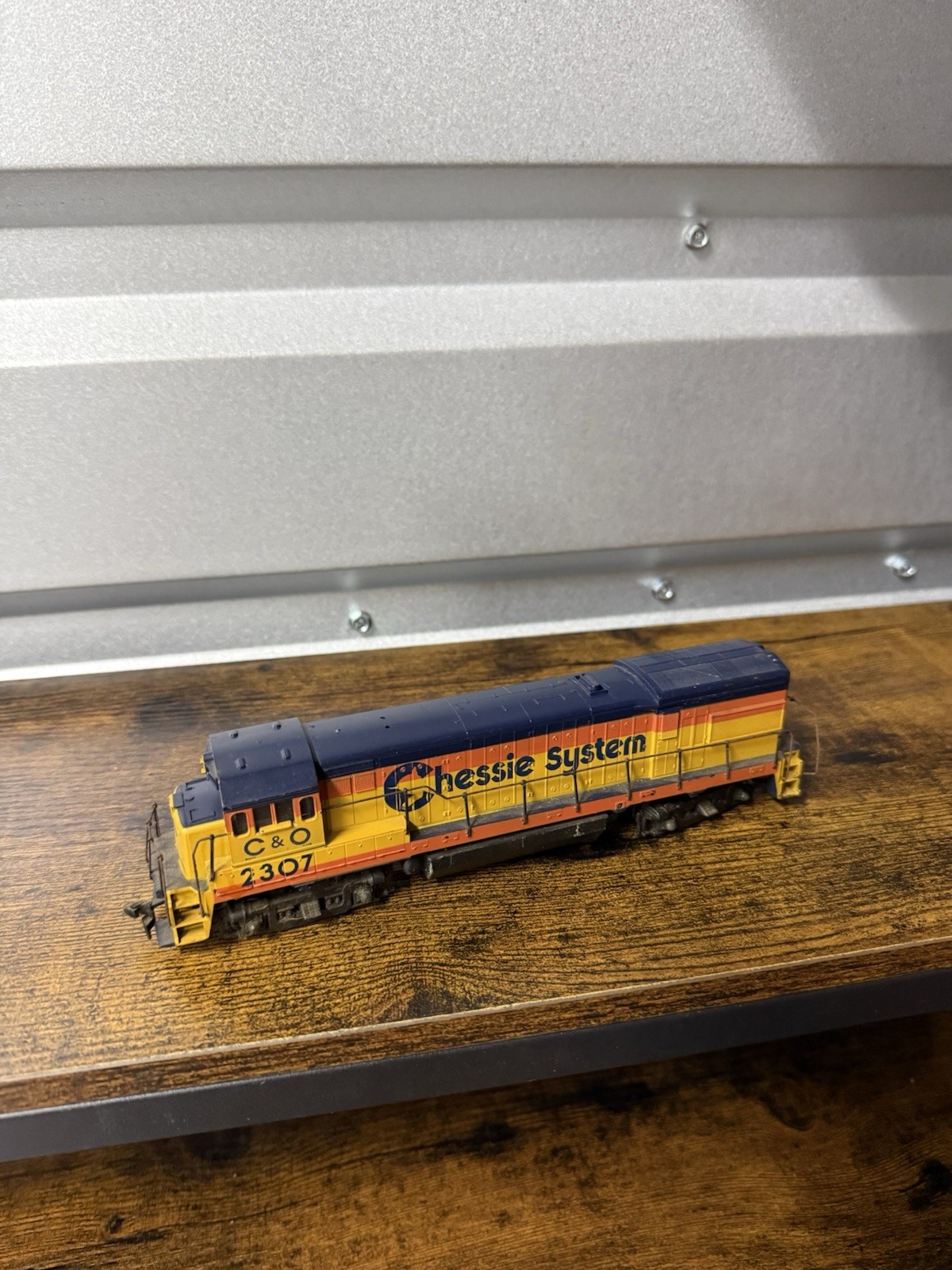 Athearn HO GE U30B Chessie System C&O #2307 Powered – Runs