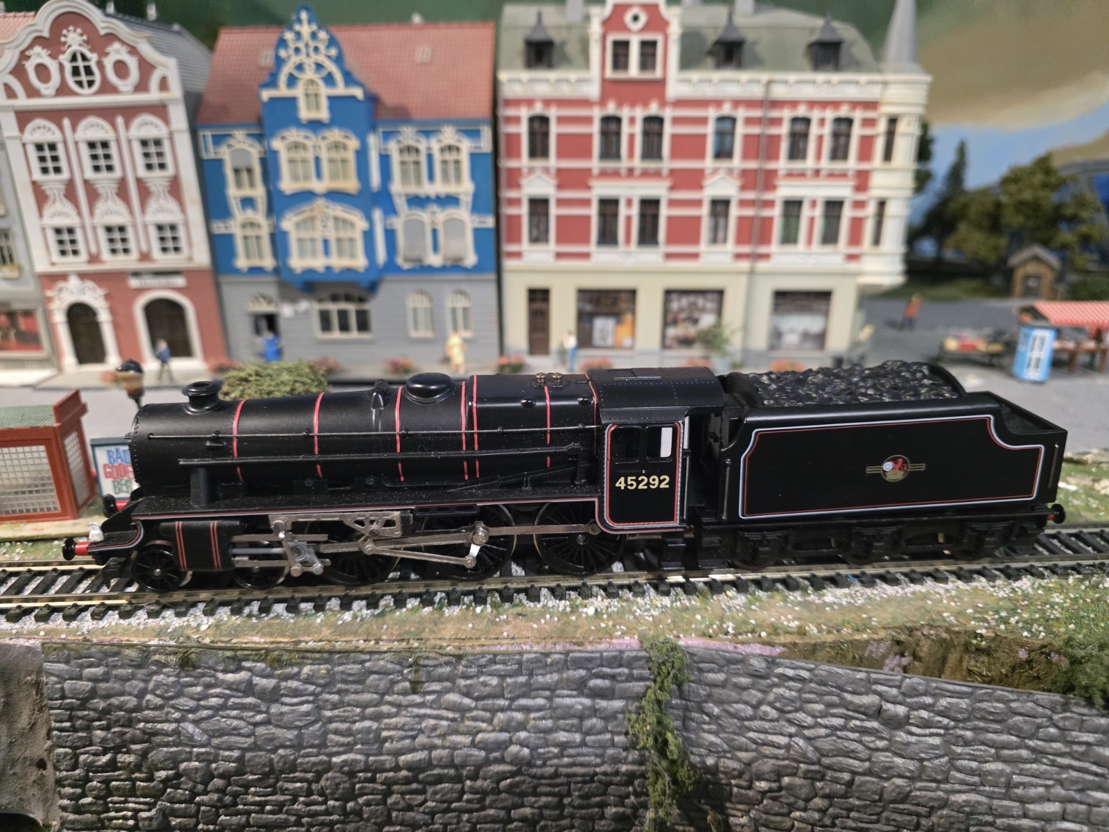 Hornby BR King Class Steam Locomotive R.292 OO Scale DC