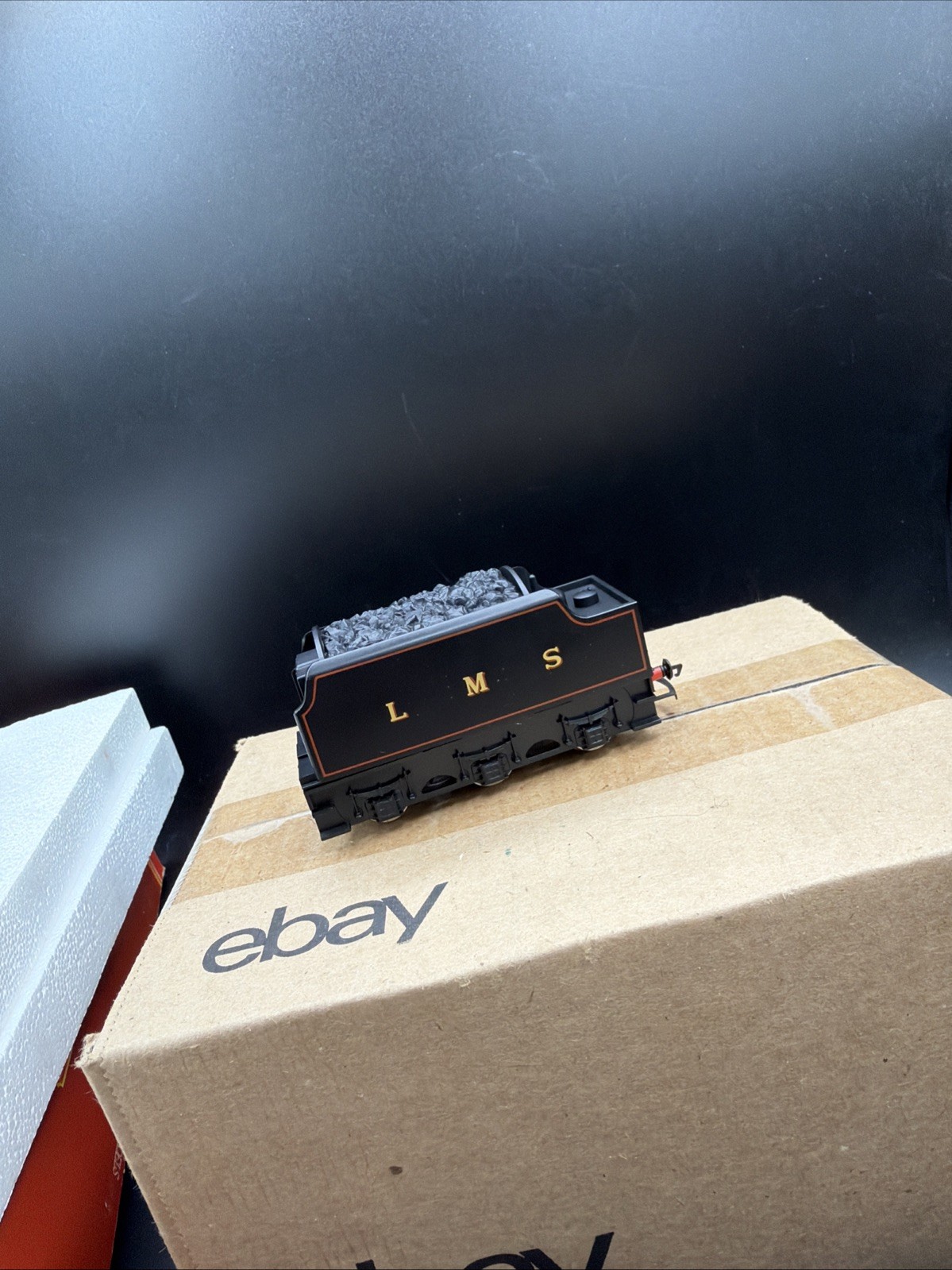 MIB Hornby OO Scale R.320 LMS Class 5 Locomotive Black Livery #5138