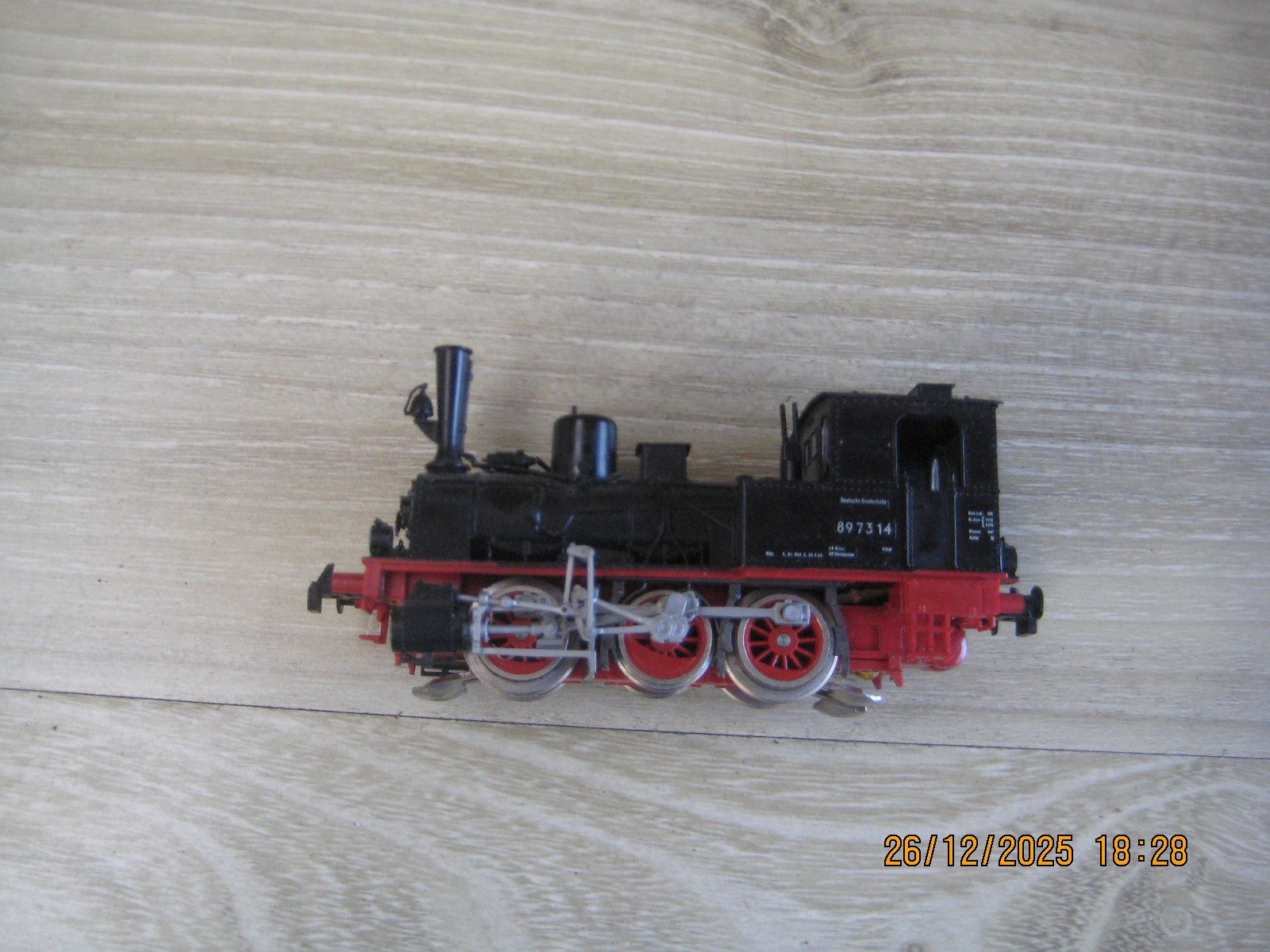 ROCO/TRIX HO 3 RAIL 0-6-0 Steam Locomotive Deutsch Bundesbahn 897314