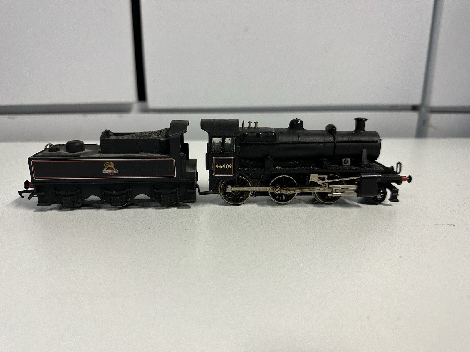 TRIANG BR BLACK STEAM LOCOMOTIVE WITH TENDER 46409