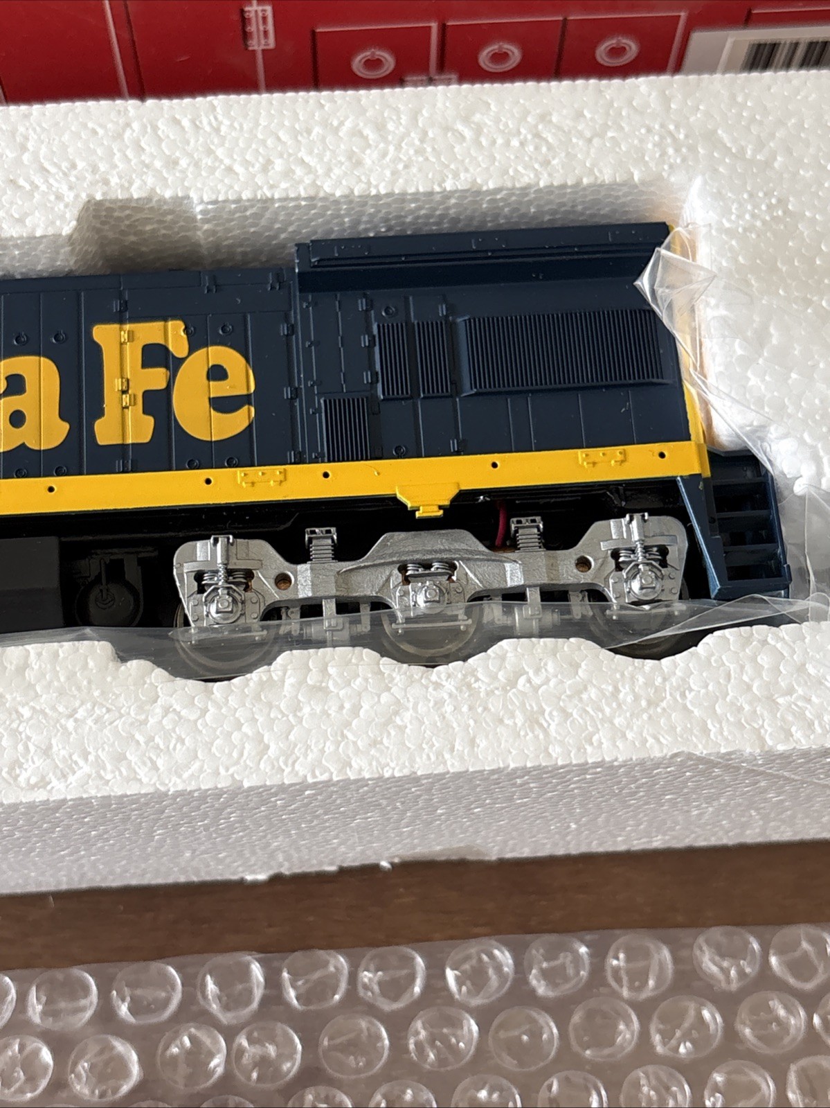 ATLAS MODEL RAILROAD SANTA FE ROAD #8706 HO SCALE LOCOMOTIVE U36C #8501 NIB