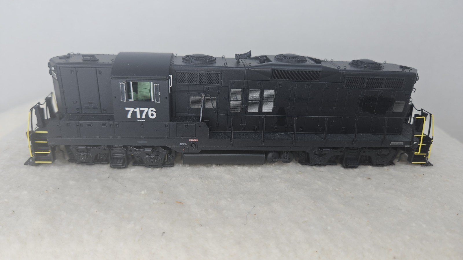 Athearn Genesis HO Scale Locomotive Train GP-9 #7176 DCC fitted – Please read