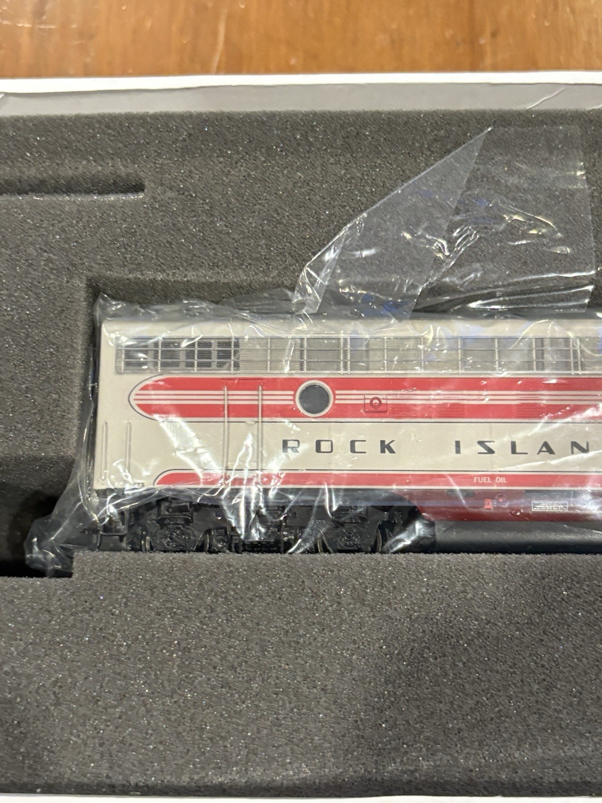 Athearn Genesis Ho Scale G1507 Rock Island Passenger F-7A/F-7B Set