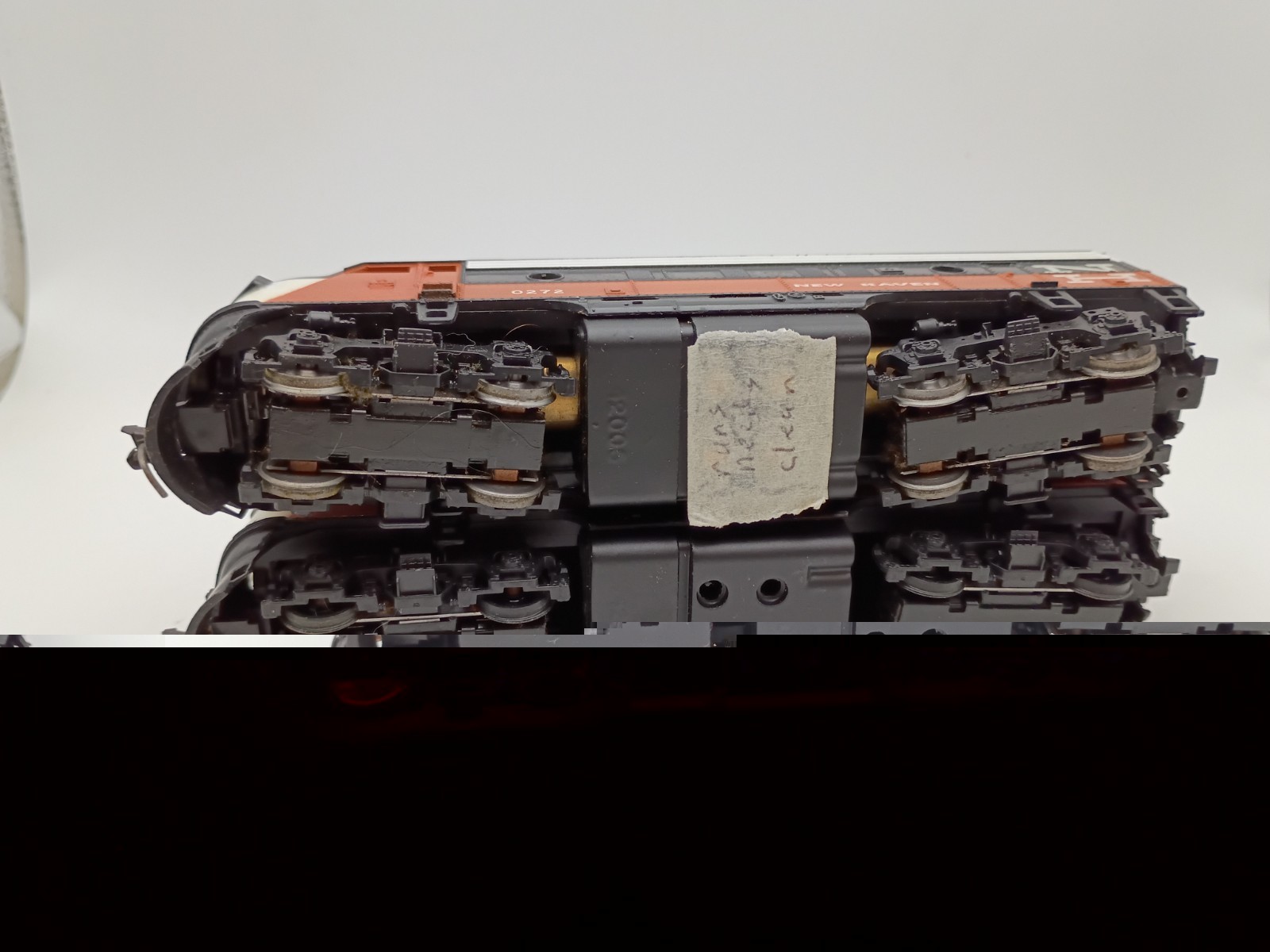 Athearn HO New Haven #0272 F7AA Powered And Dummy Diesel Locomotive Set