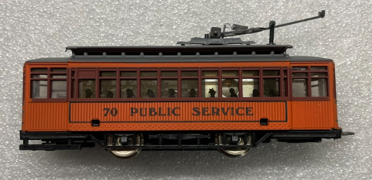 AHM HO #5301B – Birney Trolley – Public Service #70