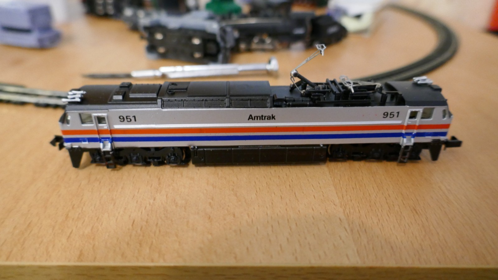 Bachmann N Scale Amtrak #951 GE E60CP Electric Locomotive SEE DESCRIPTION