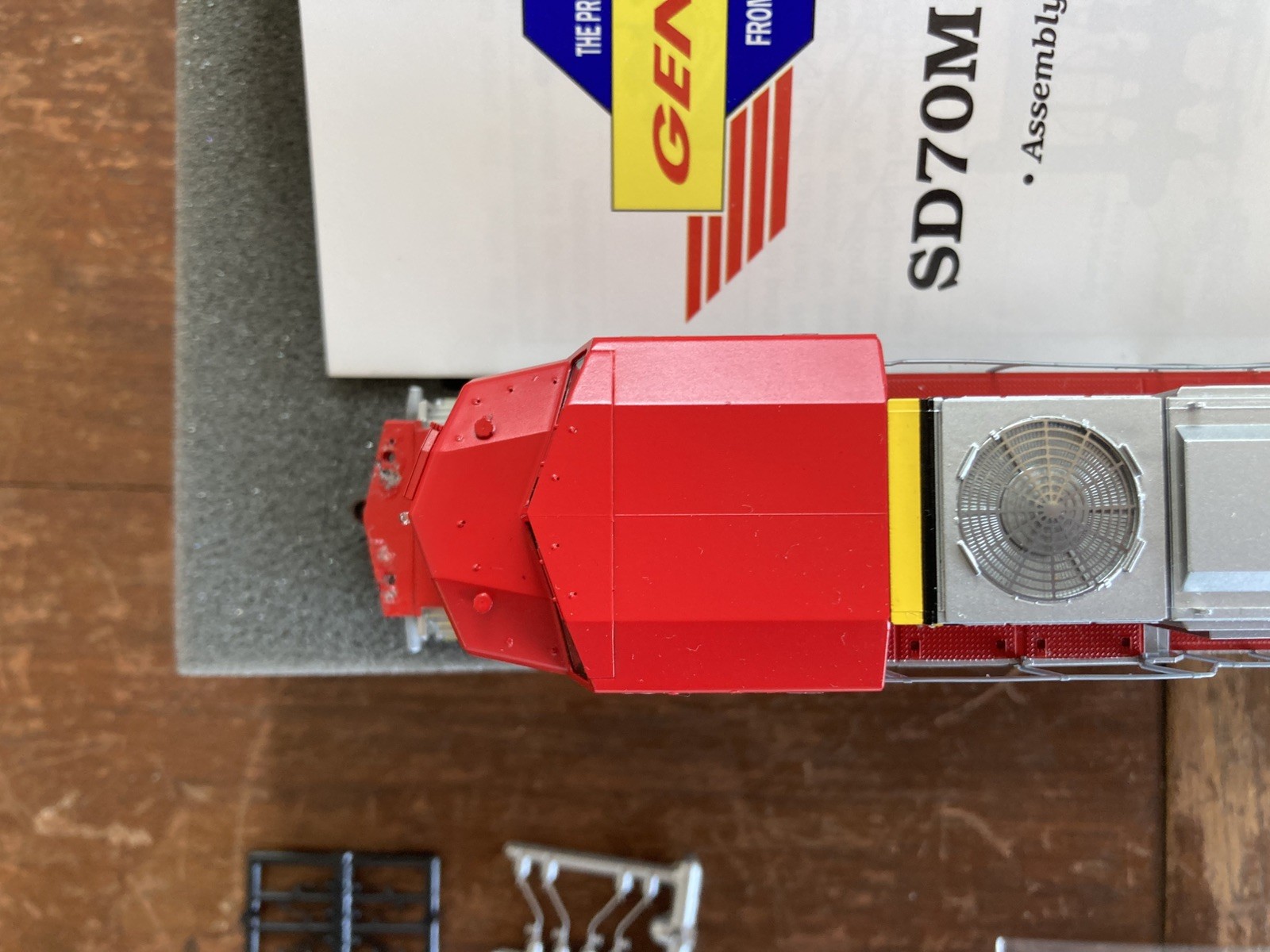 Athearn Genesis HO G6135 SD75M BNSF #2 8251 LOCOMOTIVE