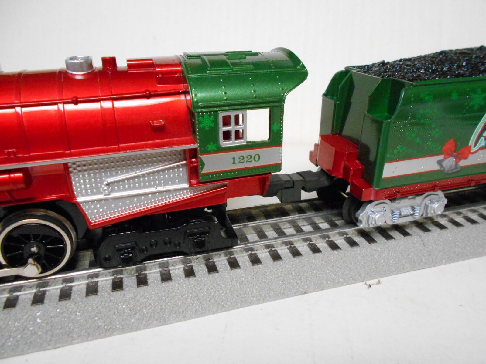 LIONEL 2123100-E CHRISTMAS EXPRESS LIONCHIEF BERKSHIRE STEAM LOCO O GAUGE