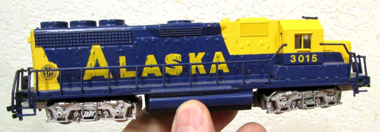 vintage alaska Railroad model train 3015 locomotive bachmann, great decor train