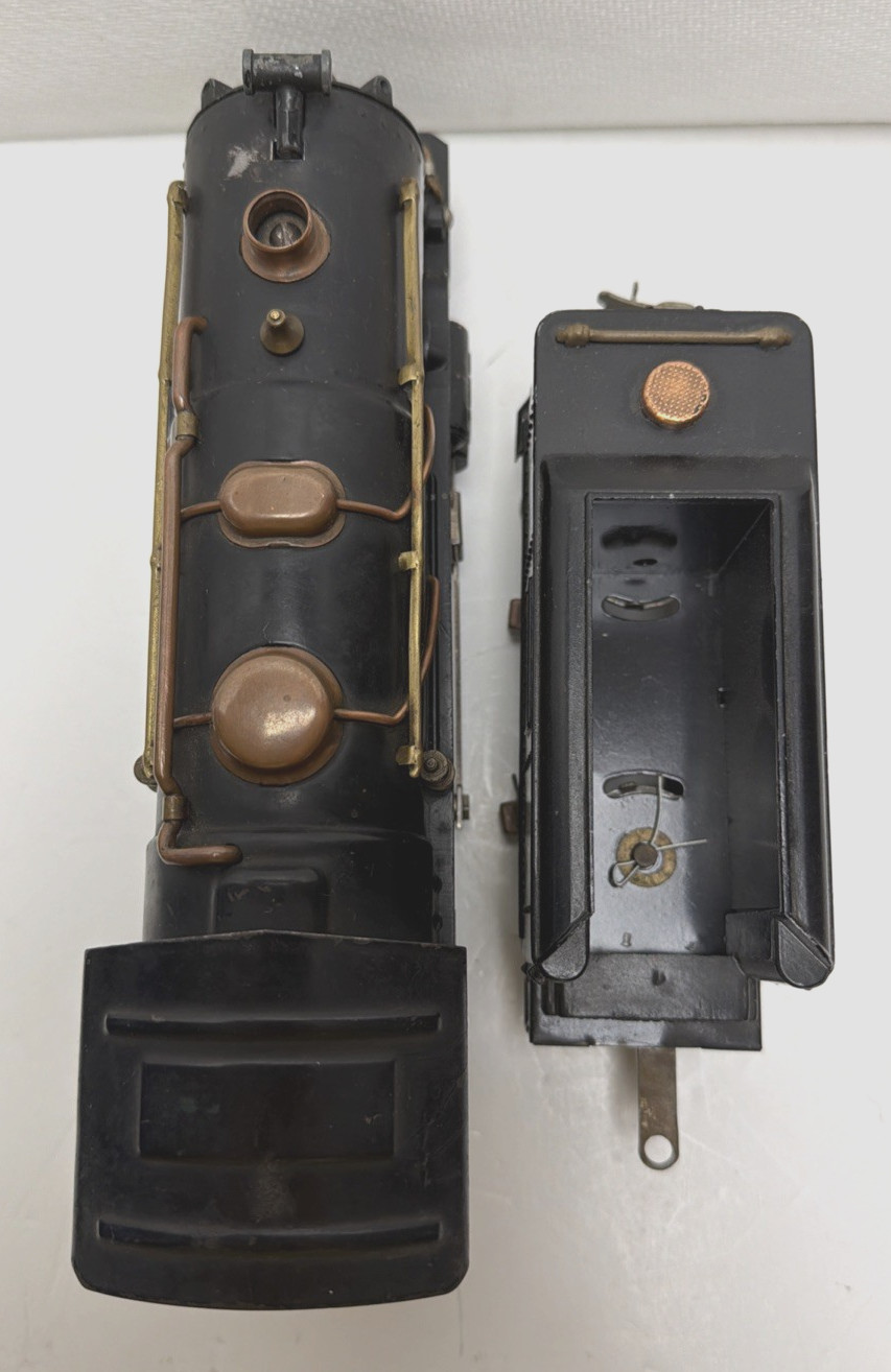 LIONEL PREWAR O-GAUGE 262 LOCOMOTIVE & TENDER WITH 609/609/611 PASSENGER CARS