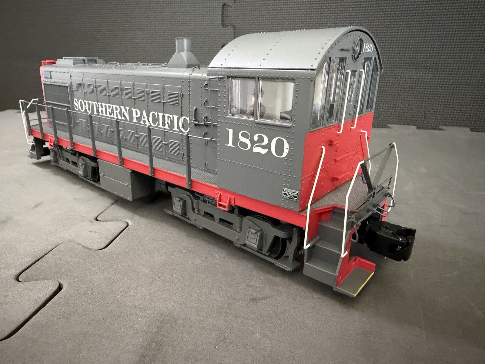 **Mint** Lionel Southern Pacific ALCO S-4 #1820 O Gauge Item 2033160