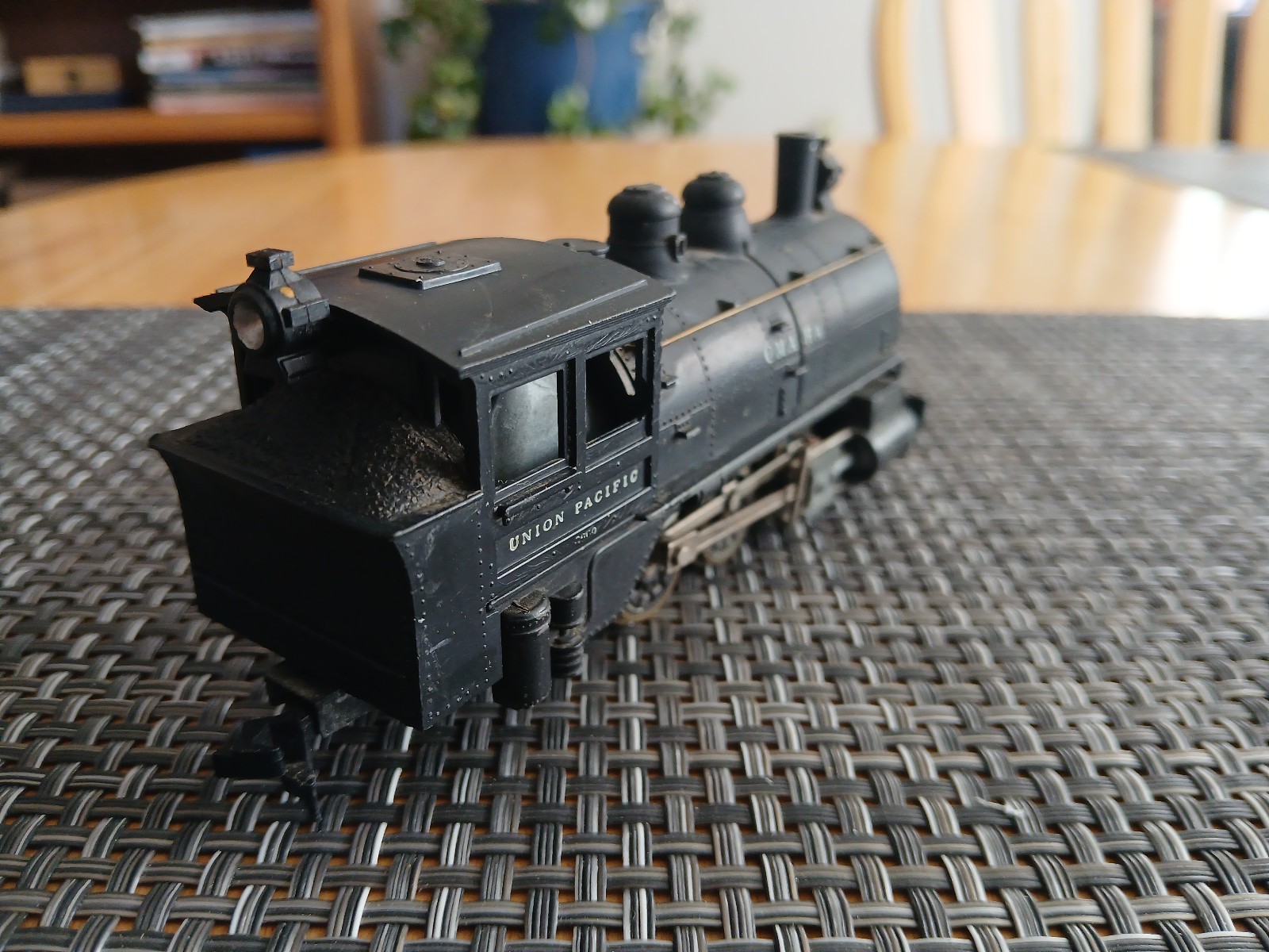 Vintage HO scale Revell Union Pacific Omaha 0-6-0 Steam Locomotive with smoke #2