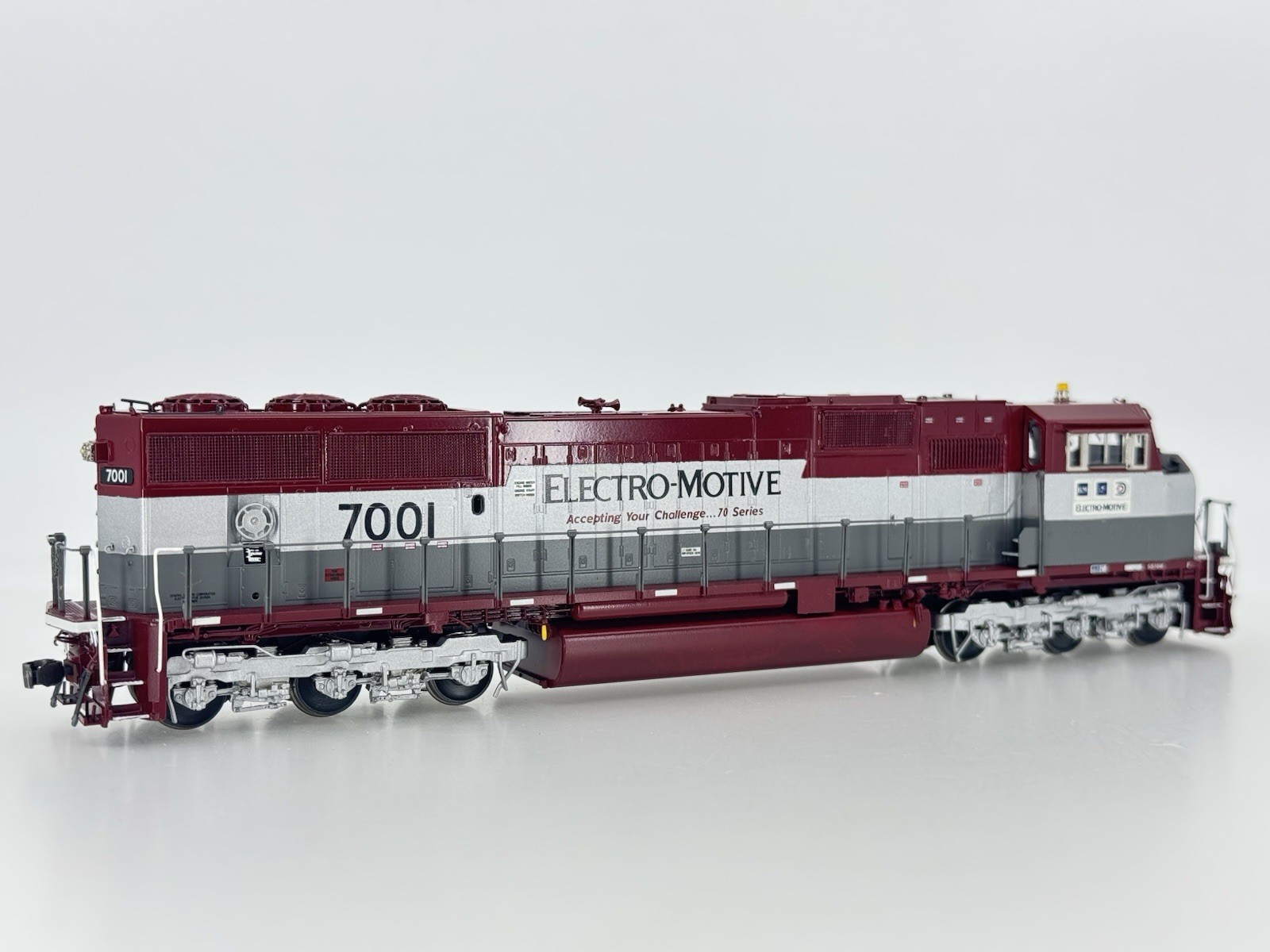HO Overland Models OMI 5813.1 Electro Motive EMD SD70M Demo Diesel Locomotive