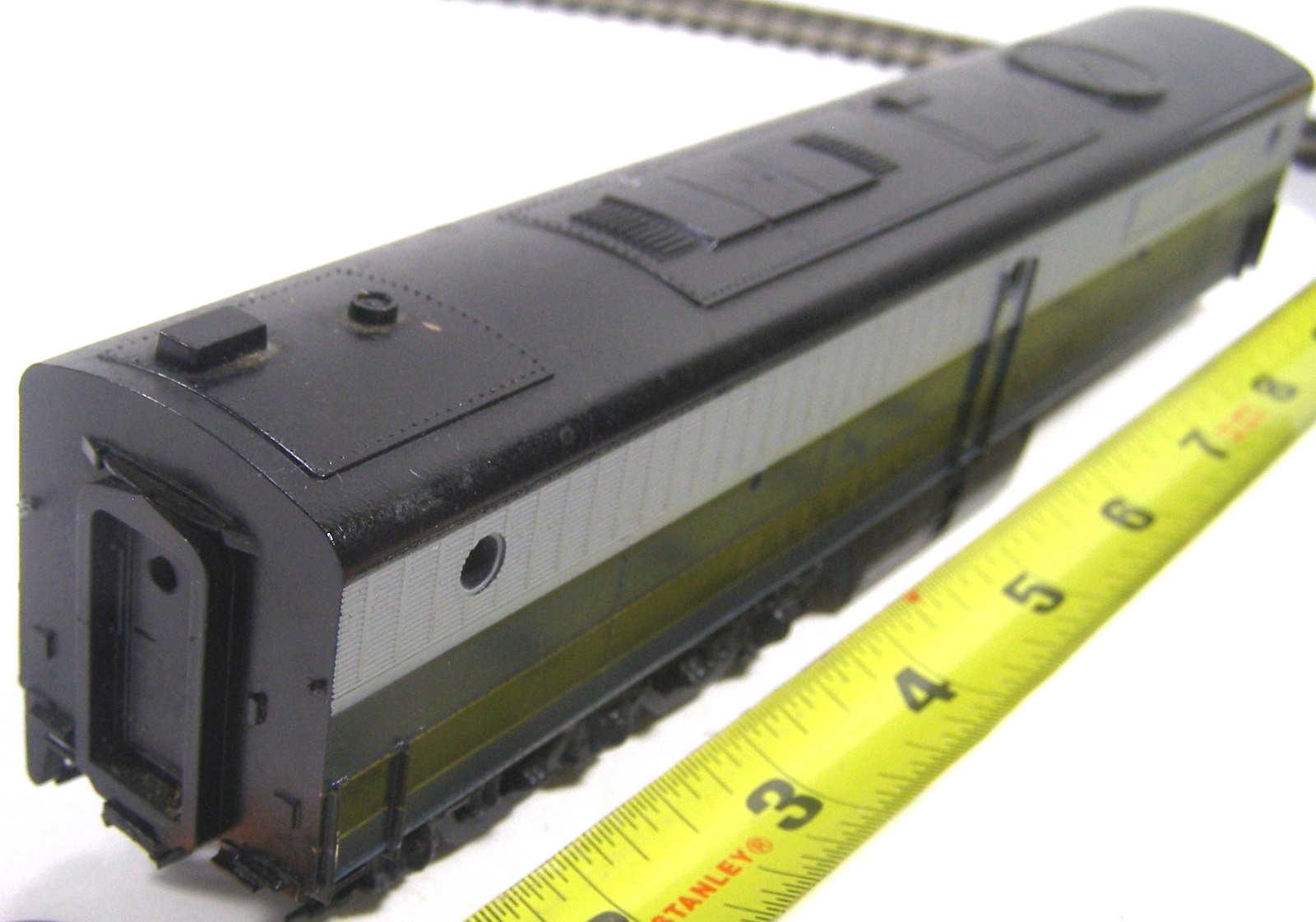 Unknown Model RR HO Scale EMDF7B Baltimore & Ohio Engine Damaged/No Power VXZ