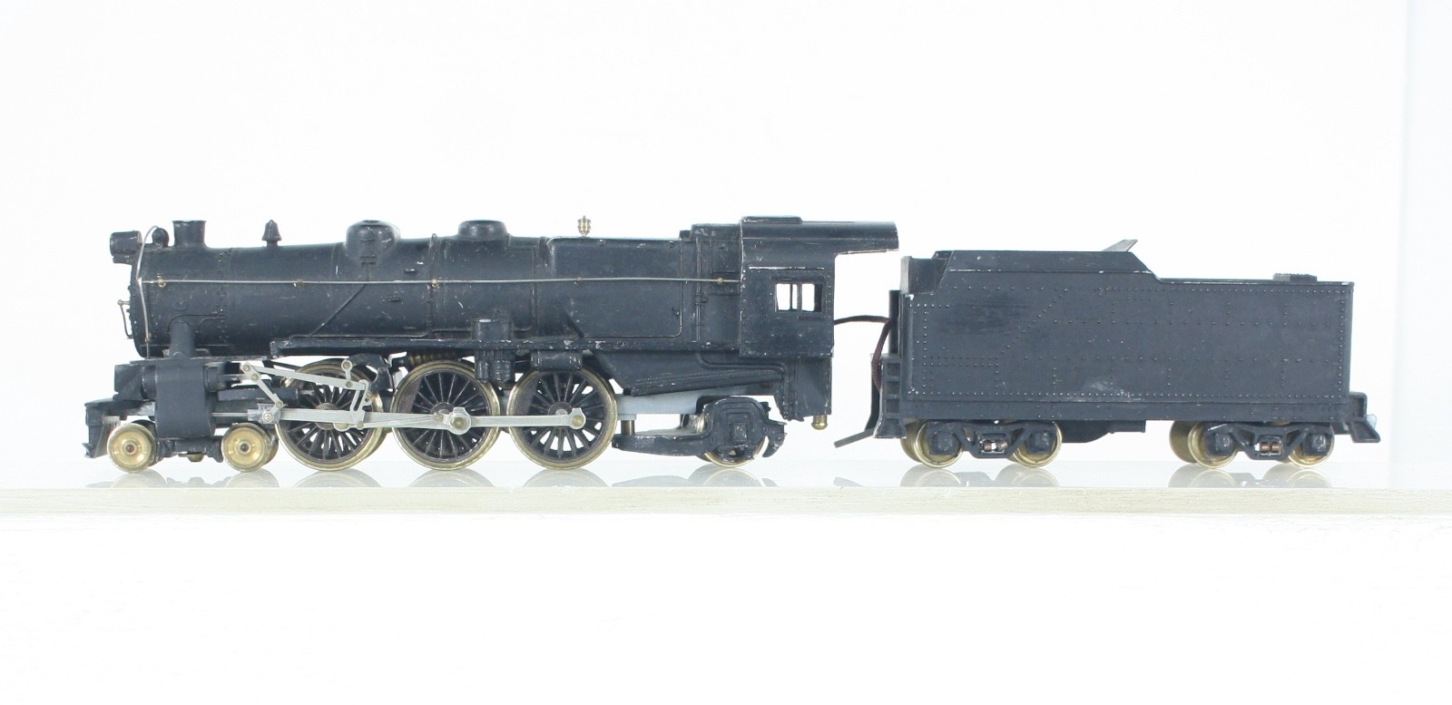HO Scale Bowser / Penn Line Pennsylvania Railroad K-4 4-6-2 Locomotive & Tender