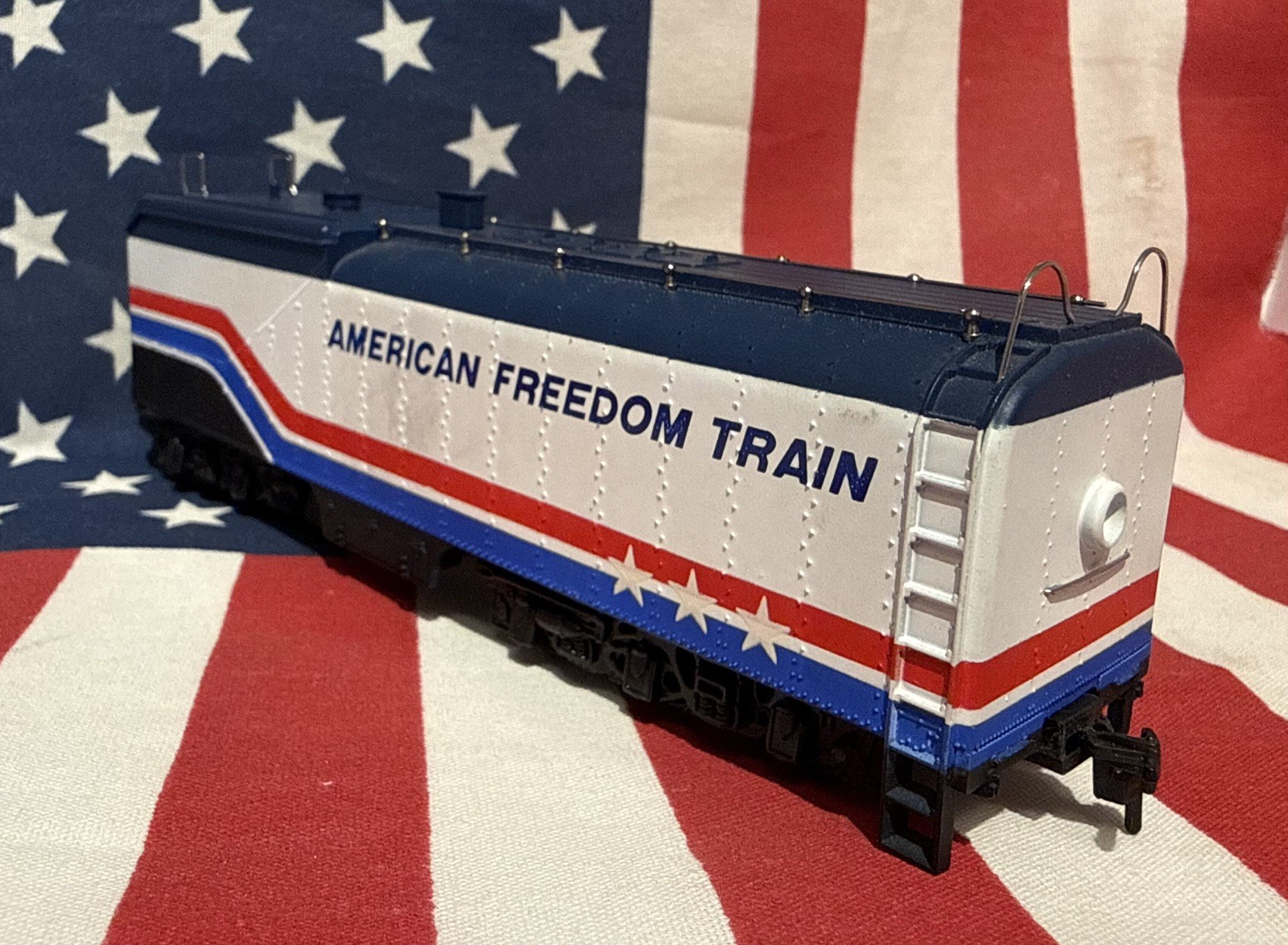 HO American Freedom Train 4-8-4 #4449 Steam Locomotive Runs Vintage