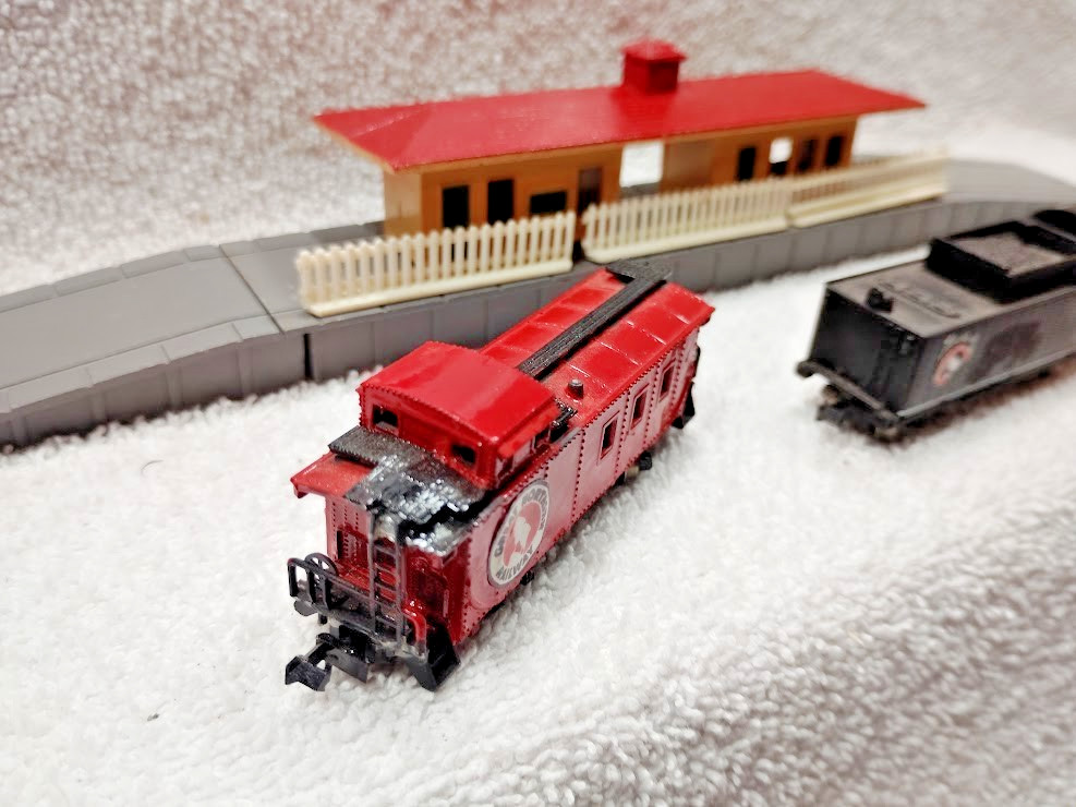 N Scale High Speed Southern Pacific # 9725 Diesel & Tank Car In Original Boxes