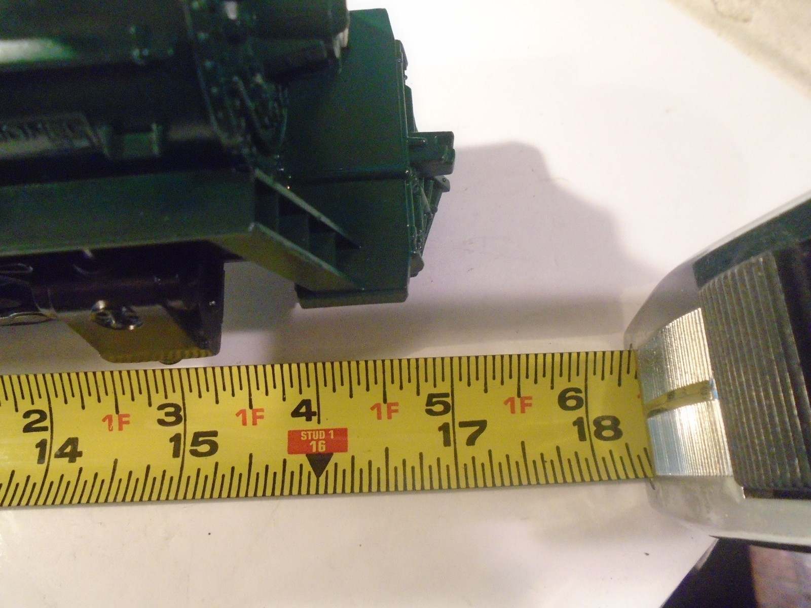 LIONEL 2-4-0 STEAM LOCOMOTIVE No 8302 / SOUTHERN RATTLE TENDER, TESTED 5-164-5