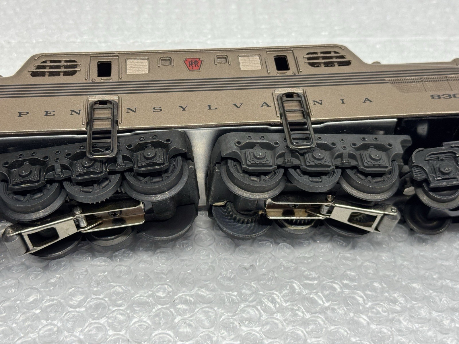 Lionel Pennsylvania GG1 Electric Locomotive in Original Box 6-18300 Mint Series