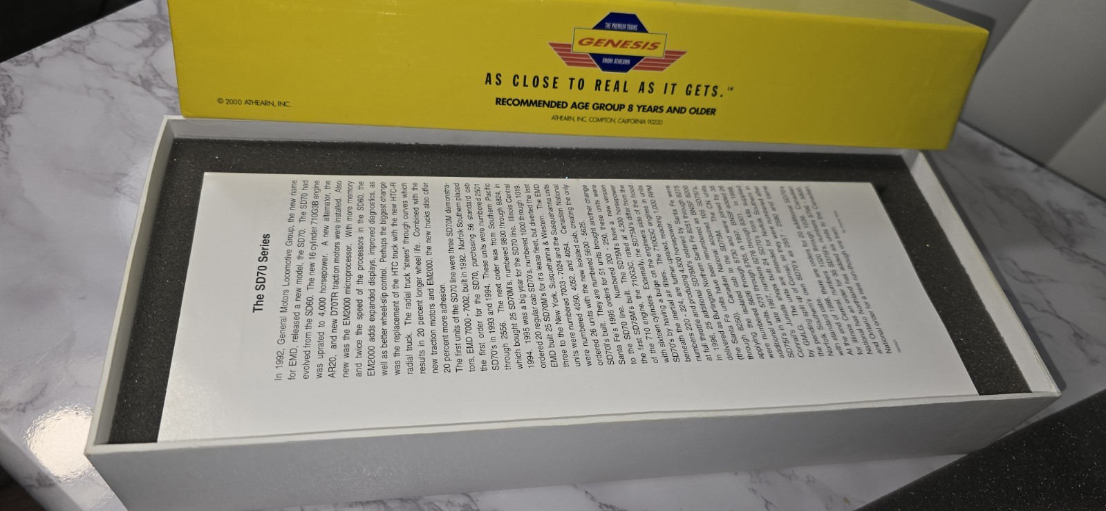 Athearn Genesis HO SD75M BNSF #2 Railway #G6135 Diesel Analog DC Silver/Red