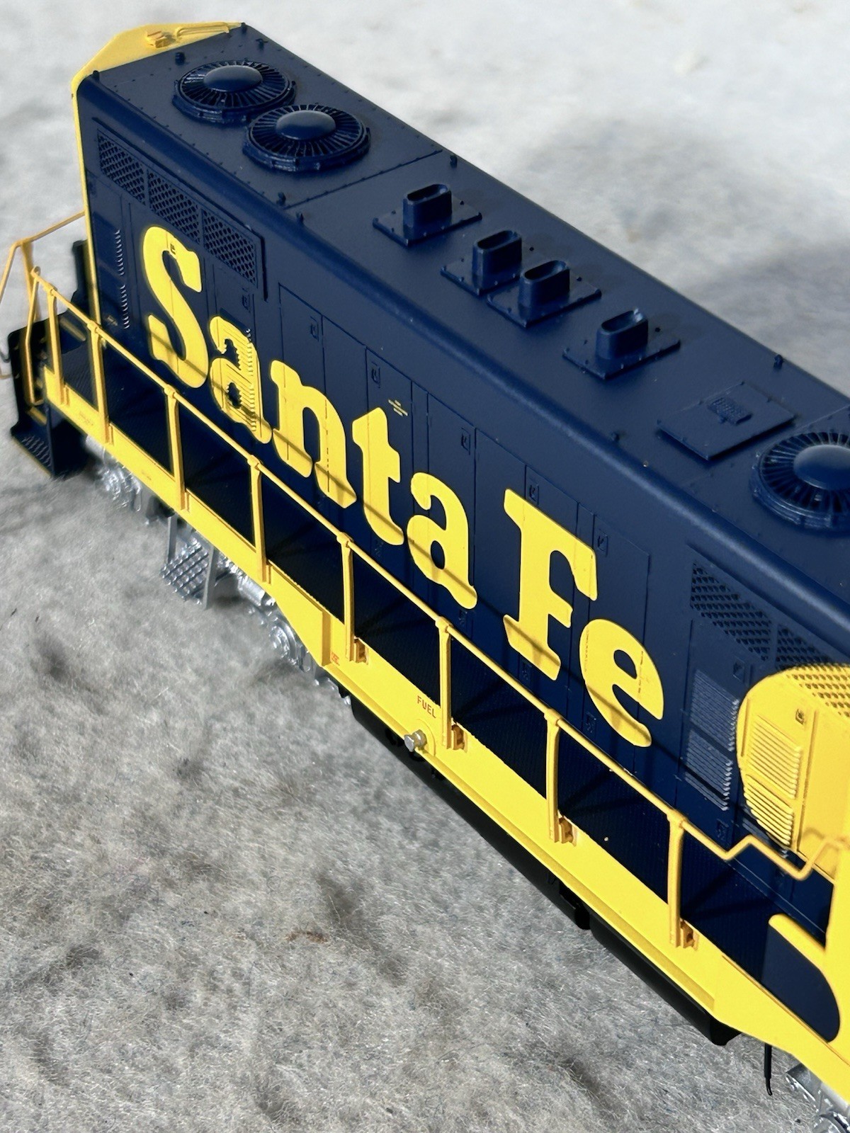 Beautiful Rapido Santa FeRR EMD CF-7 #2494 DC/Silent DCC Ready HO