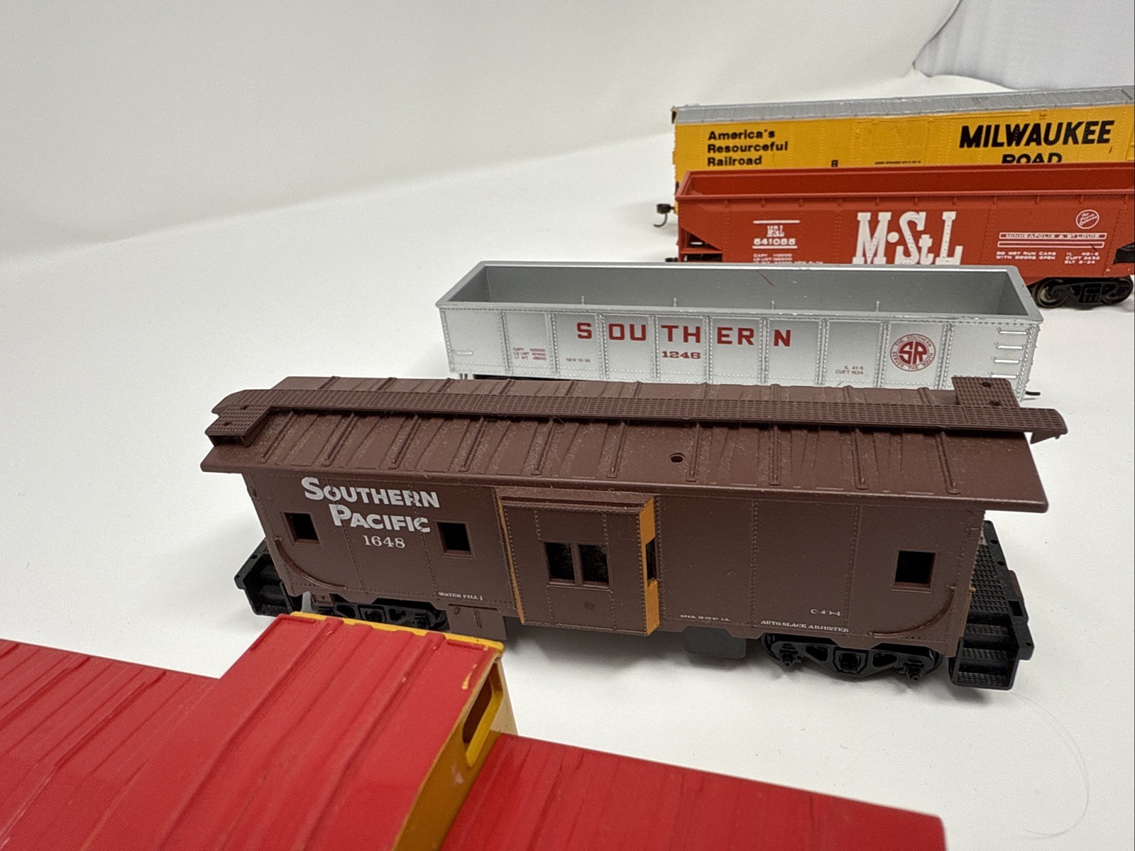 Bachmann and Others Lot UNION SOUTHERN PACIFIC Locomotive Caboose