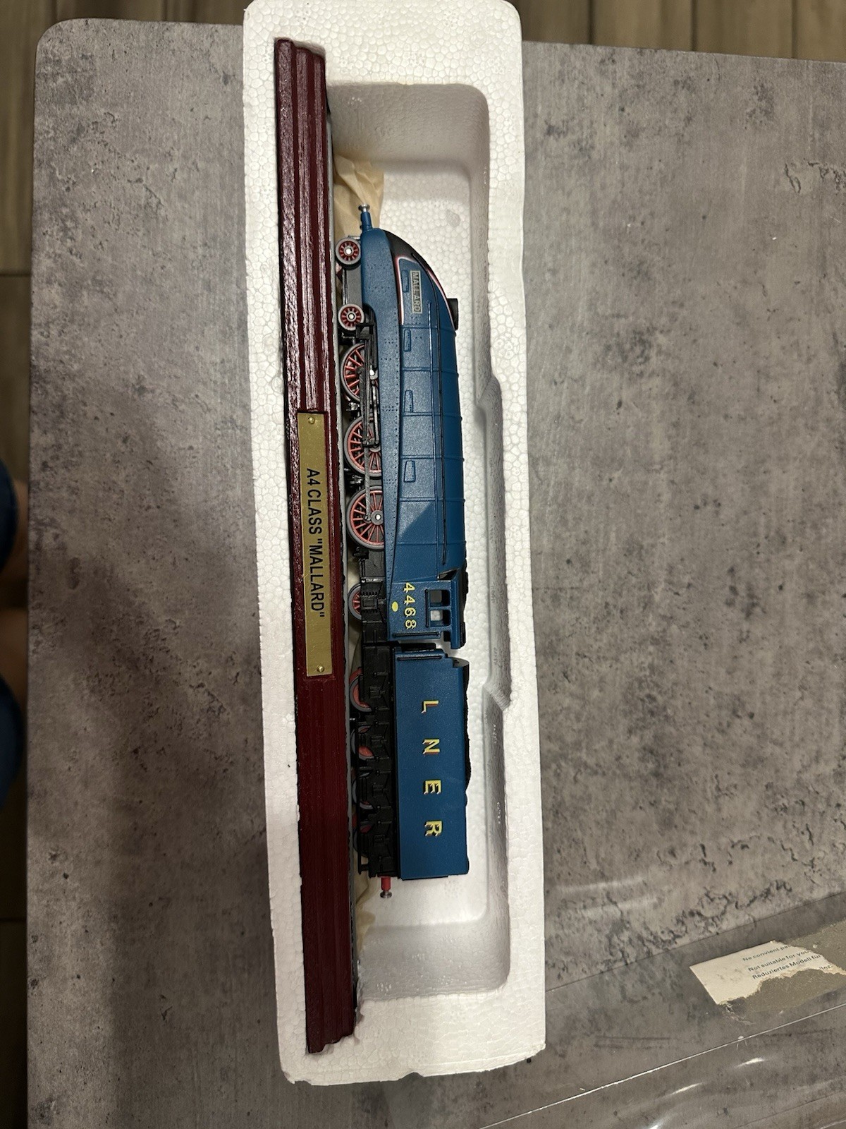 De Agostini Vintage Steam Locomotive Model Train Collection Display MALLARD