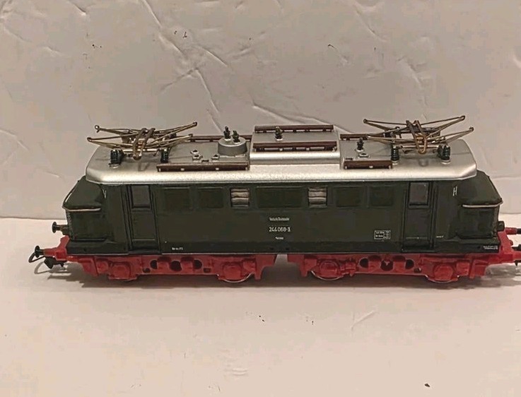 Piko H0 BR 244 068-3 E44 DR Electric Locomotive model train