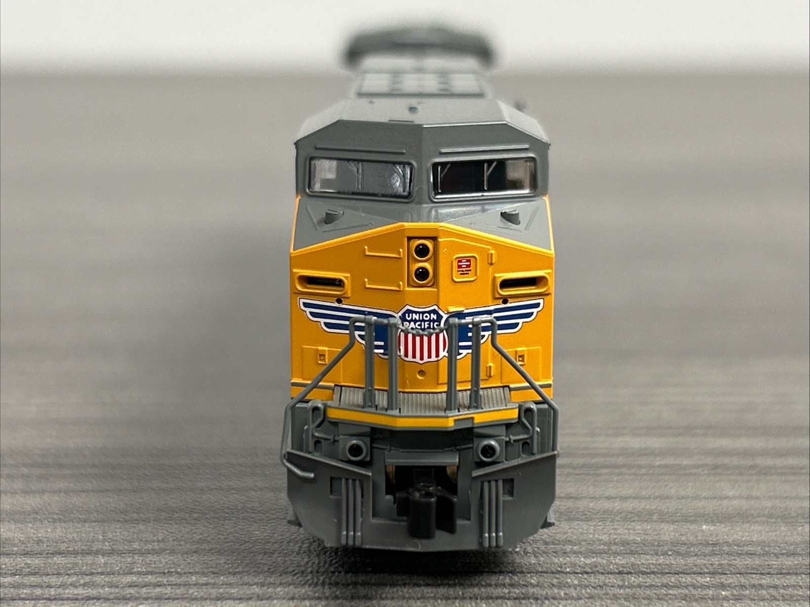 KATO N Scale #176-7040 AC4400CW Locomotive Union Pacific #6730 NIB – CC