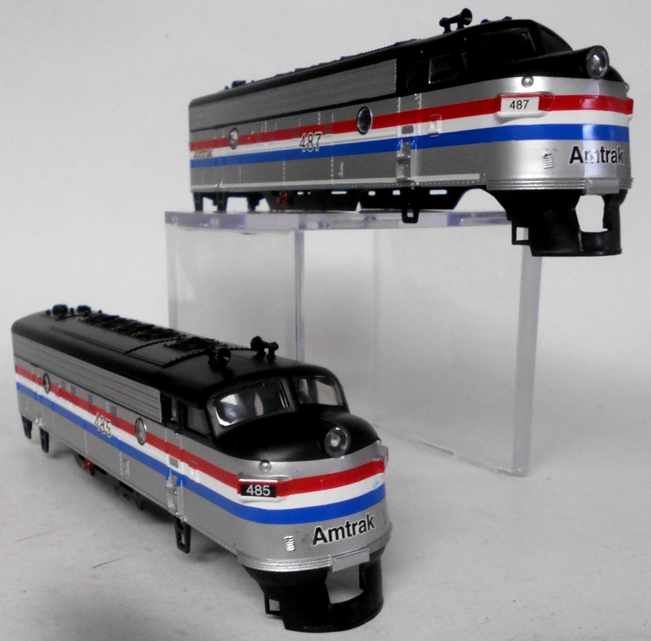 ATHEARN Roundhouse HO Scale F-7-A Set 2 Shells / Glass # 485 & # 487 AMTRAK
