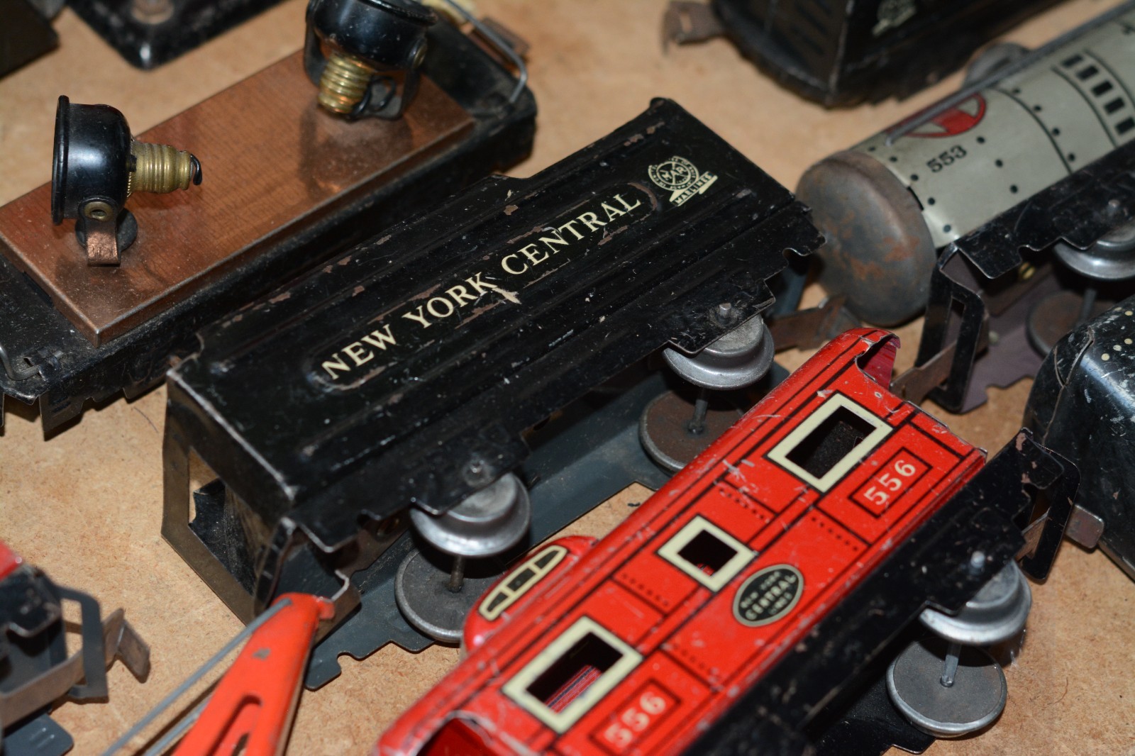 Railroad Model Trains. Lot of Vintage Pre-war Train Equipment