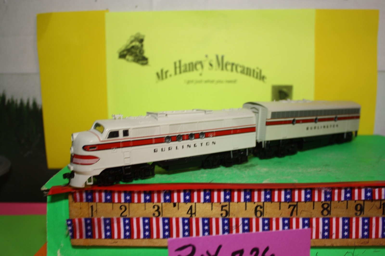 TWO HO* Stewart Burlington Tandem Locomotives- both units powered