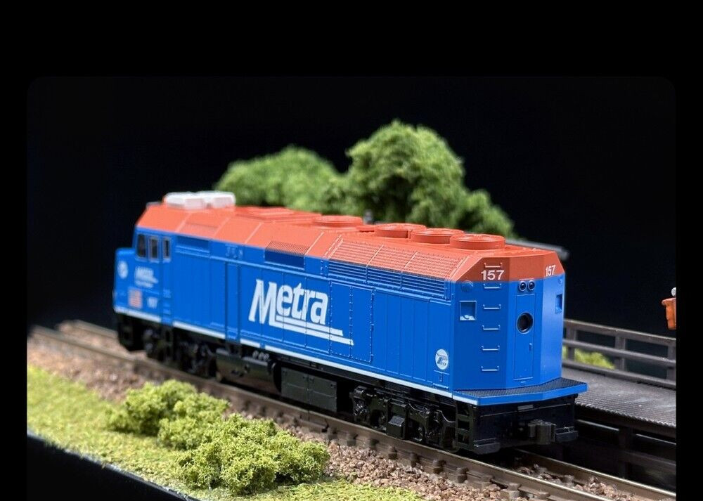 KATO 176-9107 F40PH Chicago Metra #157 City of Palatine Locomotive N gage