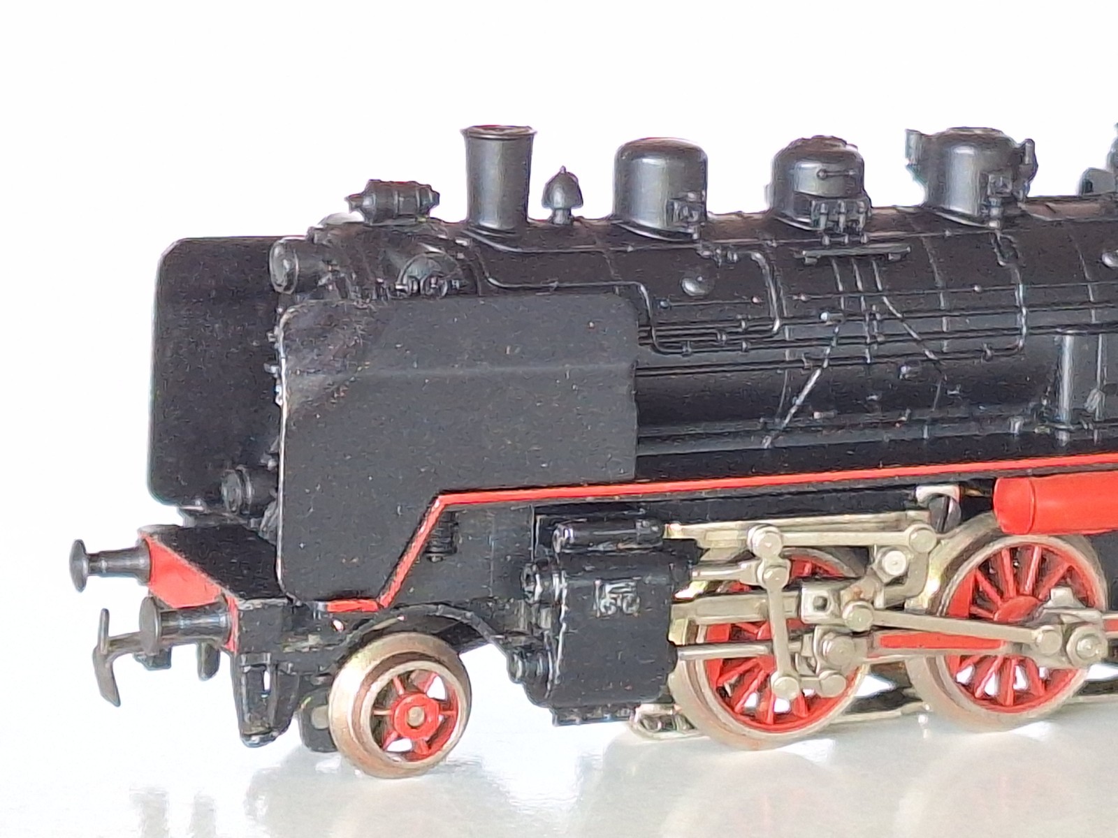Marklin 3003 V.3 Steam Loco. 3 rail AC analogue. V/good Cond. HO scale. Boxed