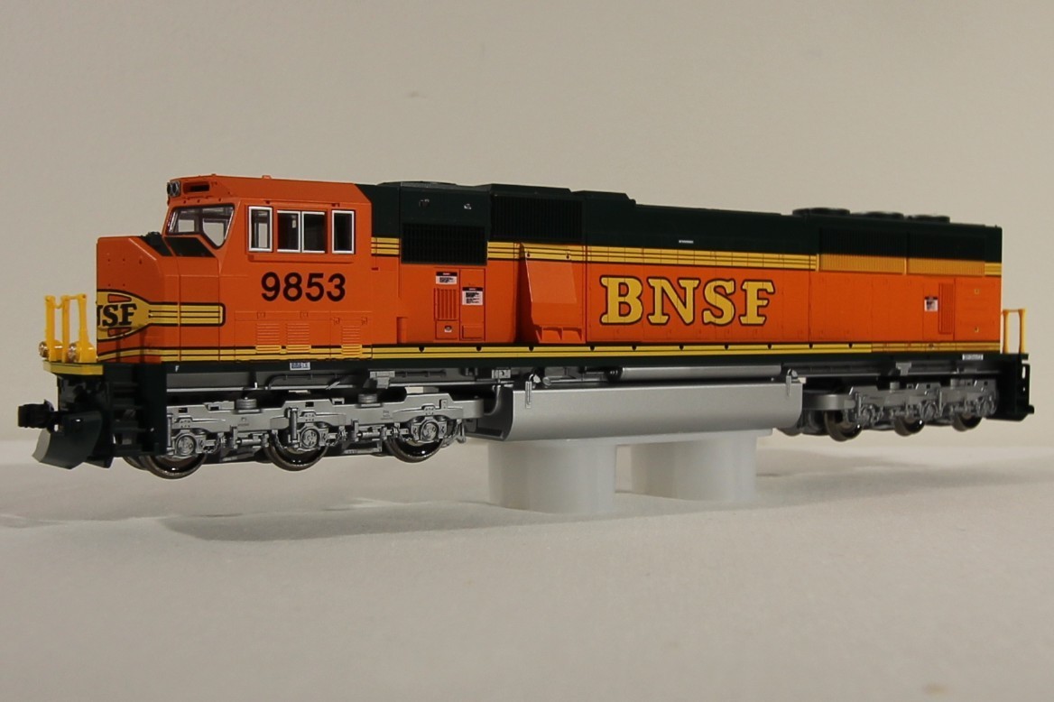 KATO HO 37-6404 EMD SD70MAC BNSF Heritage II #9853 DC DCC Ready NIB NOS